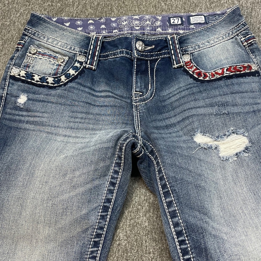 Miss Me Signature Cuffed Capri Jeans 27 Distressed Embroidered Americana Blue